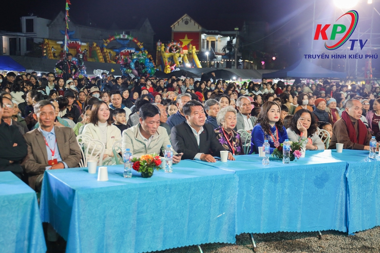 Dấu ấn đêm Chung khảo liên hoan văn nghệ quần chúng Lễ hội truyền thống thôn Liên Trì Đồng Sơn năm 2025- Ảnh 3.