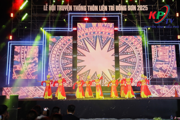 Dấu ấn đêm Chung khảo liên hoan văn nghệ quần chúng Lễ hội truyền thống thôn Liên Trì Đồng Sơn năm 2025- Ảnh 15.