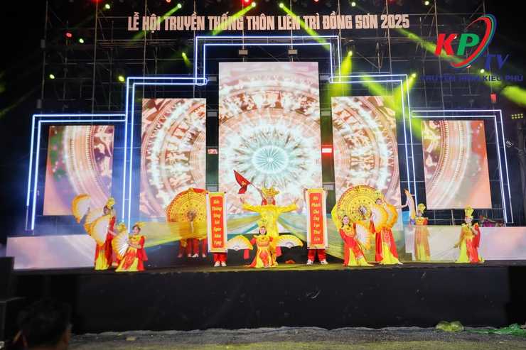 Dấu ấn đêm Chung khảo liên hoan văn nghệ quần chúng Lễ hội truyền thống thôn Liên Trì Đồng Sơn năm 2025- Ảnh 11.