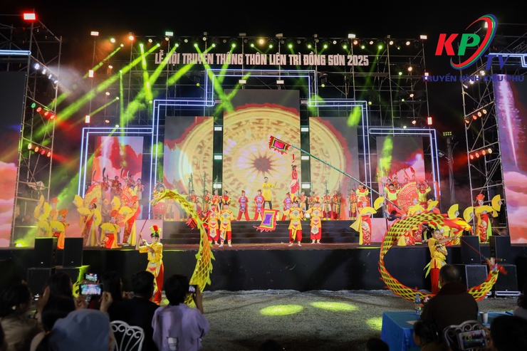 Dấu ấn đêm Chung khảo liên hoan văn nghệ quần chúng Lễ hội truyền thống thôn Liên Trì Đồng Sơn năm 2025- Ảnh 12.