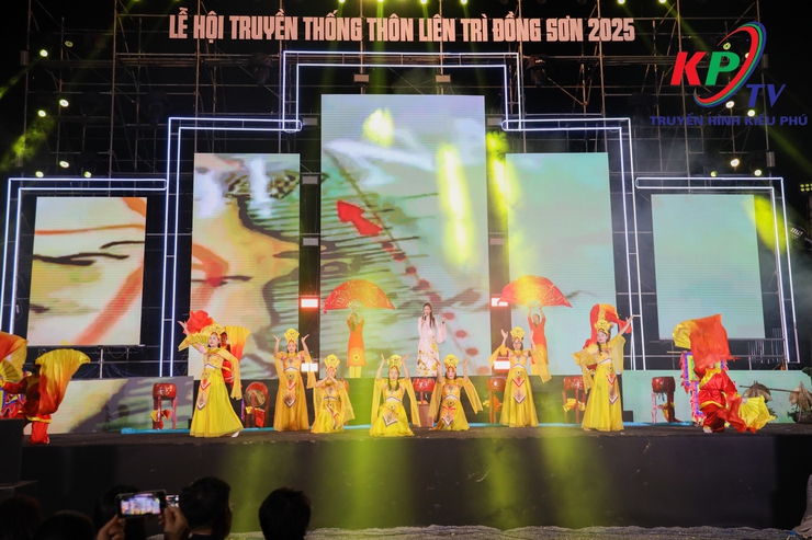 Dấu ấn đêm Chung khảo liên hoan văn nghệ quần chúng Lễ hội truyền thống thôn Liên Trì Đồng Sơn năm 2025- Ảnh 14.