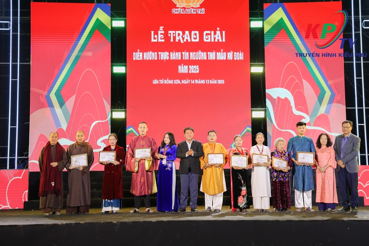 Dấu ấn đêm Chung khảo liên hoan văn nghệ quần chúng Lễ hội truyền thống thôn Liên Trì Đồng Sơn năm 2025- Ảnh 28.