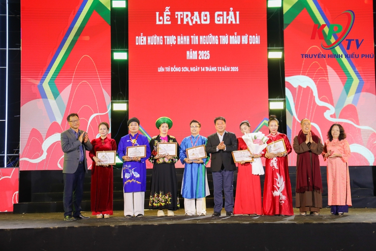 Dấu ấn đêm Chung khảo liên hoan văn nghệ quần chúng Lễ hội truyền thống thôn Liên Trì Đồng Sơn năm 2025- Ảnh 27.