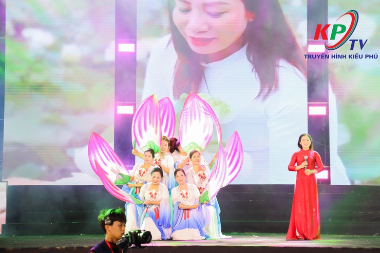 Dấu ấn đêm Chung khảo liên hoan văn nghệ quần chúng Lễ hội truyền thống thôn Liên Trì Đồng Sơn năm 2025- Ảnh 5.