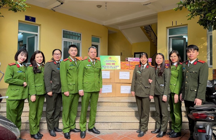 Lan tỏa tinh thần tương thân tương ái từ Công an phường Cầu Giấy- Ảnh 3.