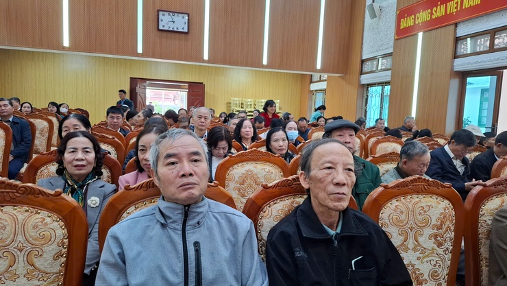 ĐOÀN ĐẠI BIỂU QUỐC HỘI THÀNH PHỐ HÀ NỘI TỔ CHỨC HỘI NGHỊ ĐẠI BIỂU QUỐC HỘI TIẾP XÚC CỬ TRI SAU KỲ HỌP THỨ MƯỜI, QUỐC HỘI KHÓA XV TẠI ĐƠN VỊ BẦU CỬ SỐ 2

- Ảnh 5.