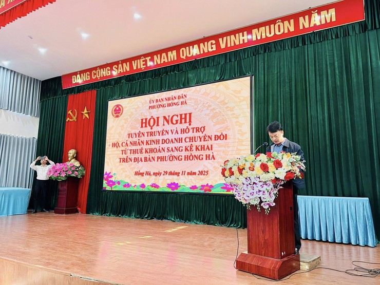 PHƯỜNG HỒNG HÀ TỔ CHỨC HỘI NGHỊ HỖ TRỢ HỘ KINH DOANH CHUYỂN ĐỔI TỪ THUẾ KHOÁN SANG KÊ KHAI- Ảnh 1.