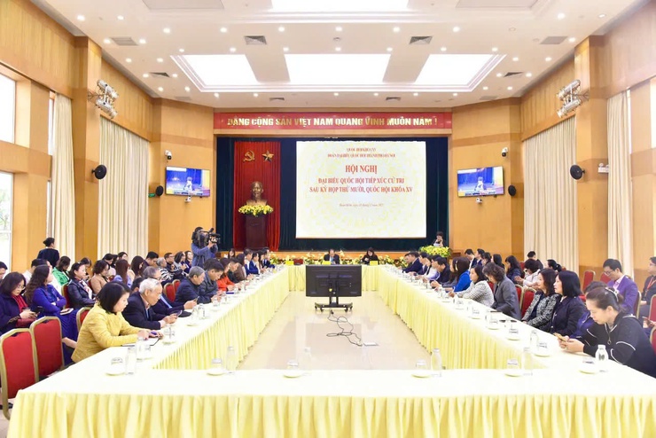 ĐOÀN ĐẠI BIỂU QUỐC HỘI THÀNH PHỐ HÀ NỘI TỔ CHỨC HỘI NGHỊ ĐẠI BIỂU QUỐC HỘI TIẾP XÚC CỬ TRI SAU KỲ HỌP THỨ MƯỜI, QUỐC HỘI KHÓA XV TẠI ĐƠN VỊ BẦU CỬ SỐ 2

- Ảnh 1.