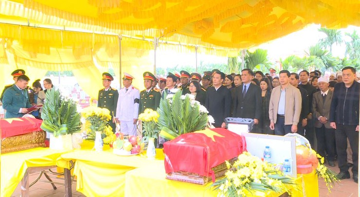 Xã Phúc Lộc trang trọng tổ chức Lễ đón và an táng hài cốt Liệt sĩ Bùi Đình Sáu và Liệt sĩ Trần Văn Hoán về Nghĩa trang Liệt sĩ quê nhà- Ảnh 1.