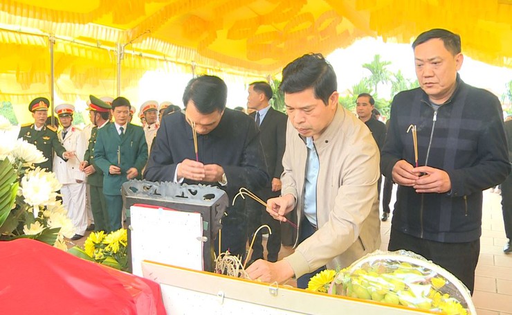 Xã Phúc Lộc trang trọng tổ chức Lễ đón và an táng hài cốt Liệt sĩ Bùi Đình Sáu và Liệt sĩ Trần Văn Hoán về Nghĩa trang Liệt sĩ quê nhà- Ảnh 3.