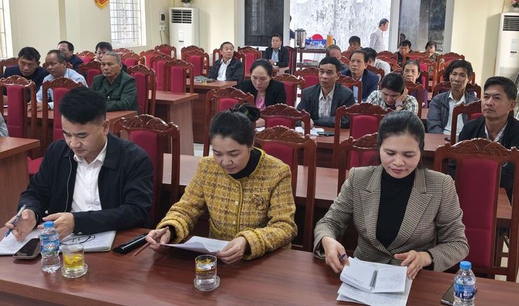 Đại biểu Quốc hội tiếp xúc cử tri đơn vị bầu cử số 7 sau Kỳ họp thứ 10- Ảnh 1.