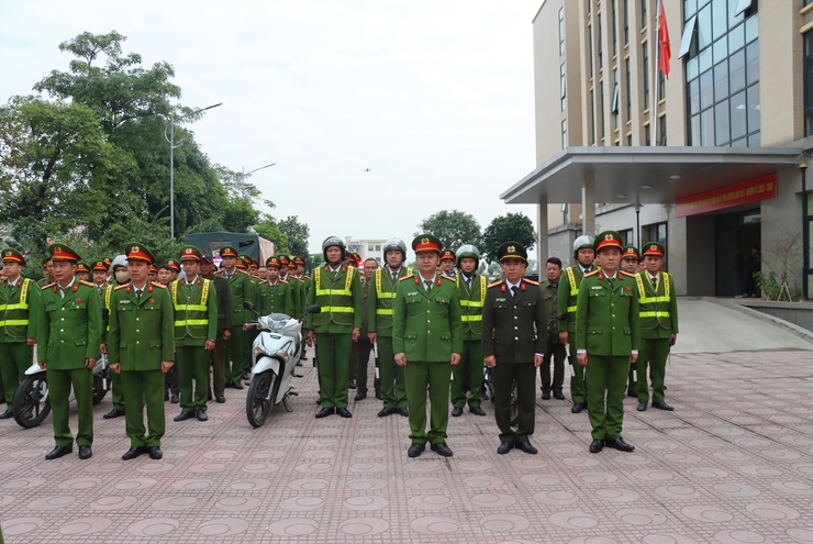 Công an xã Phú Xuyên  ra quân mở đợt cao điểm tấn công, trấn áp tội phạm, bảo đảm ANTT Đại hội đại biểu toàn quốc lần thứ XIV của Đảng, bầu cử đại biểu Quốc hội khóa XVI, HĐND các cấp nhiệm kỳ 2026 -2031- Ảnh 8.