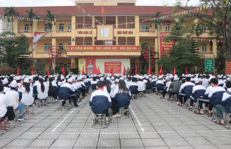 Giáo dục truyền thống cách mạng cho học sinh trường THCS Đại Nghĩa- Ảnh 1.