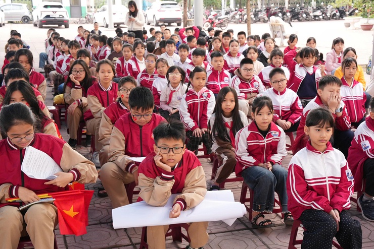 Hội thi Rung chuông vàng "Tìm hiểu kiến thức về Dân số, sức khỏe sinh sản vị thành viên/thanh niên" tại các trường THCS trên địa bàn xã Thiên Lộc năm 2025.

- Ảnh 7.