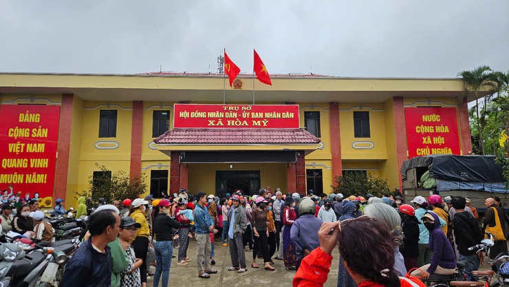 Uỷ ban Mặt trận Tổ quốc phường Long Biên phối hợp với Thiền Viện Trúc Lâm Sùng Phúc tổ chức hoạt động hỗ trợ đồng bào miền Trung- Ảnh 5.