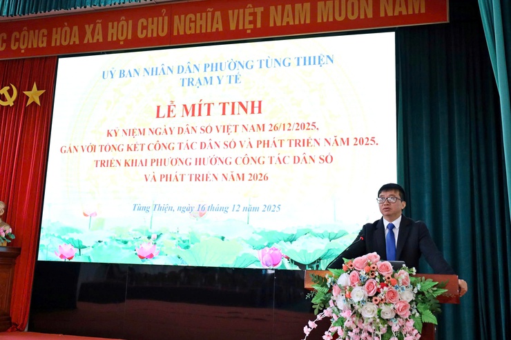 Phường Tùng Thiện Mít tinh Kỷ niệm Ngày Dân số Việt Nam 26/12 và Tổng kết công tác dân số và phát triển năm 2025- Ảnh 2.