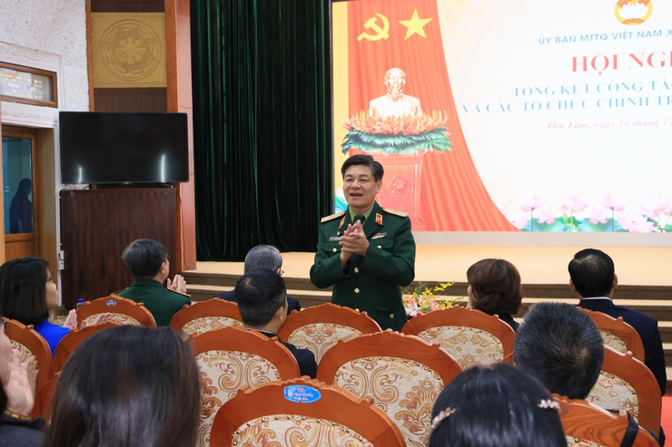 UBMTTQ Việt Nam xã Thư Lâm Tổng kết công tác Mặt trận và các tổ chức chính trị xã hội, công tác vận động ủng hộ đồng bào bị bão lũ; quỹ vì người nghèo và Mô hình dân vận khéo năm 2025.- Ảnh 1.