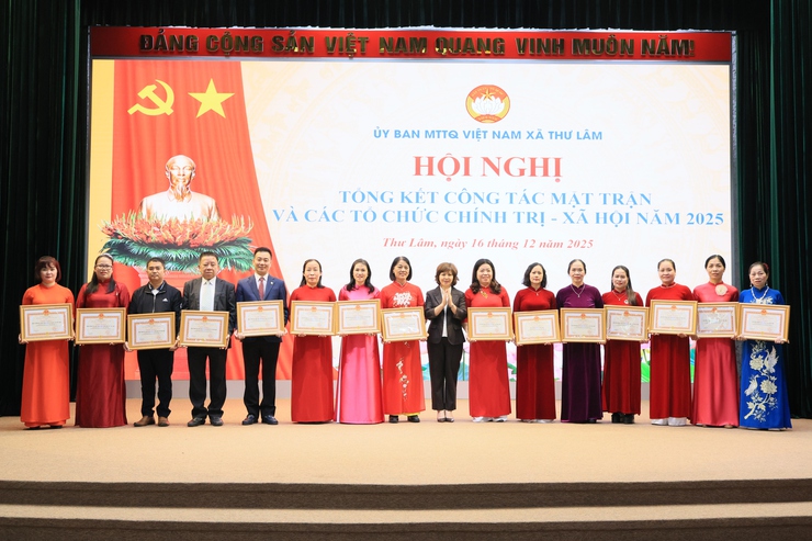 UBMTTQ Việt Nam xã Thư Lâm Tổng kết công tác Mặt trận và các tổ chức chính trị xã hội, công tác vận động ủng hộ đồng bào bị bão lũ; quỹ vì người nghèo và Mô hình dân vận khéo năm 2025.- Ảnh 27.