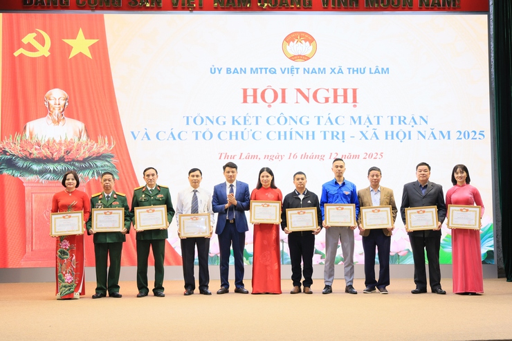 UBMTTQ Việt Nam xã Thư Lâm Tổng kết công tác Mặt trận và các tổ chức chính trị xã hội, công tác vận động ủng hộ đồng bào bị bão lũ; quỹ vì người nghèo và Mô hình dân vận khéo năm 2025.- Ảnh 40.