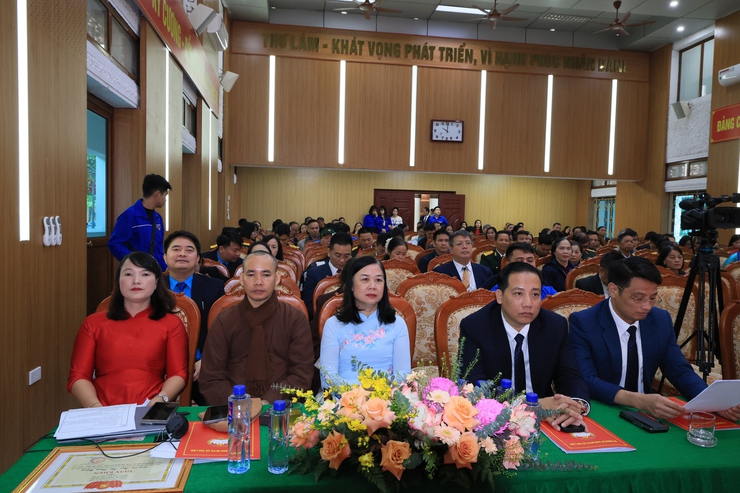 UBMTTQ Việt Nam xã Thư Lâm Tổng kết công tác Mặt trận và các tổ chức chính trị xã hội, công tác vận động ủng hộ đồng bào bị bão lũ; quỹ vì người nghèo và Mô hình dân vận khéo năm 2025.- Ảnh 17.