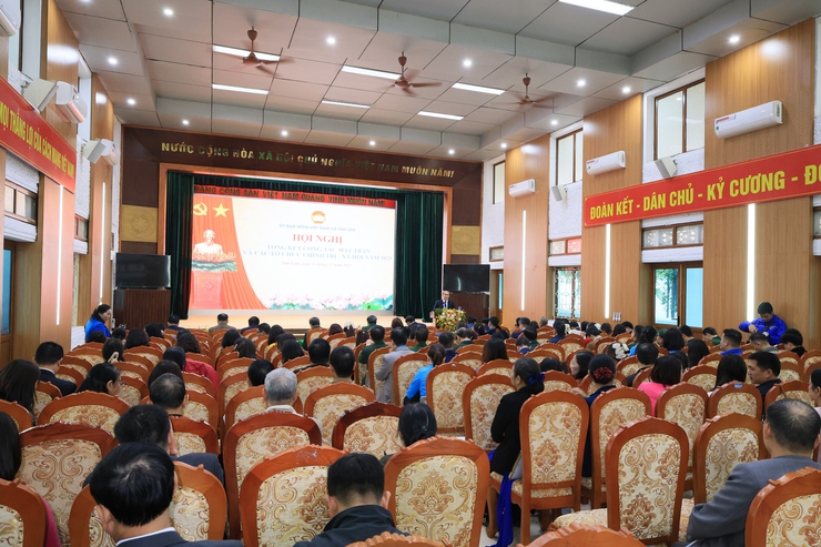 UBMTTQ Việt Nam xã Thư Lâm Tổng kết công tác Mặt trận và các tổ chức chính trị xã hội, công tác vận động ủng hộ đồng bào bị bão lũ; quỹ vì người nghèo và Mô hình dân vận khéo năm 2025.- Ảnh 18.