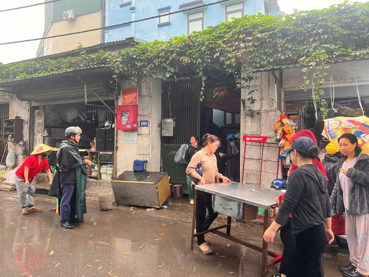 Phường Lĩnh Nam ra quân lập lại trật tự, kỷ cương, văn minh đô thị- Ảnh 1.