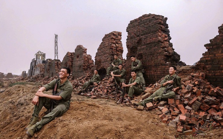 Lan tỏa giá trị lịch sử qua buổi chiếu phim “Mưa đỏ” tại xã Hát Môn- Ảnh 3.