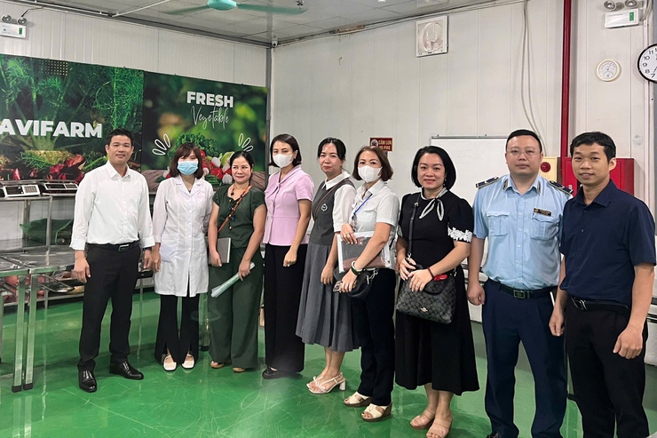 “Từ sự tận tụy đến an tâm” Công tác truy xuất nguồn gốc, đảm bảo an toàn thực phẩm cho các trường học trên địa bàn phường Hoàn Kiếm
- Ảnh 1.