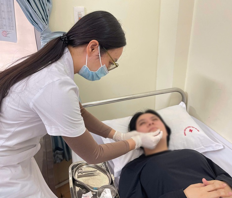 Hiệu quả của điều trị liệt dây VII ngoại biên bằng phương pháp cấy chỉ y học cổ truyền- Ảnh 1.