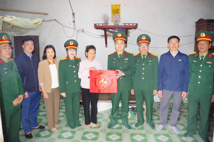 Trường Trung cấp Kỹ thuật Công binh kiểm tra hoạt động hành quân dã ngoại làm công tác dân vận, đợt 2 năm 2025 tại Thôn Vật Lại 3, Xã Vật Lại- Ảnh 8.