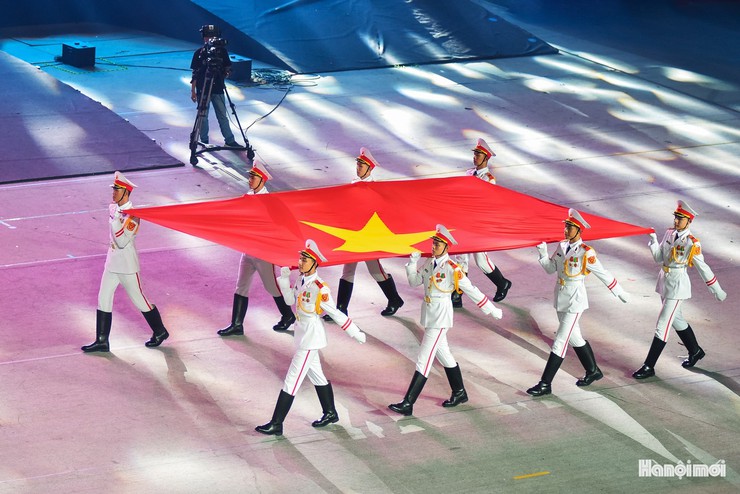 Đoàn vận động viên xã Minh Châu tham gia diễu hành tại Lễ khai mạc Đại hội Thể dục thể thao Thủ đô lần thứ XI - năm 2025- Ảnh 1.