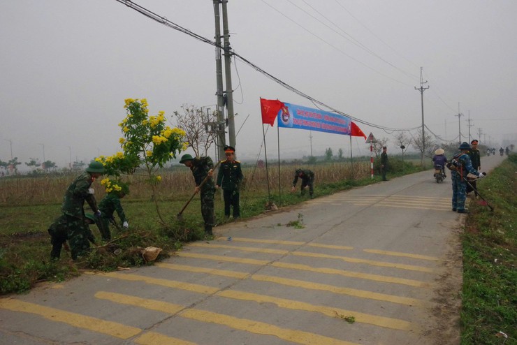 Trường Trung cấp Kỹ thuật Công binh kiểm tra hoạt động hành quân dã ngoại làm công tác dân vận, đợt 2 năm 2025 tại Thôn Vật Lại 3, Xã Vật Lại- Ảnh 3.