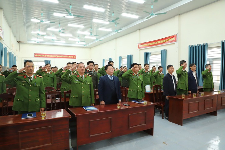 Công an xã Yên Xuân ra quân cao điểm đấu tranh, trấn áp tội phạm bảo vệ các sự kiện chính trị trọng đại- Ảnh 1.