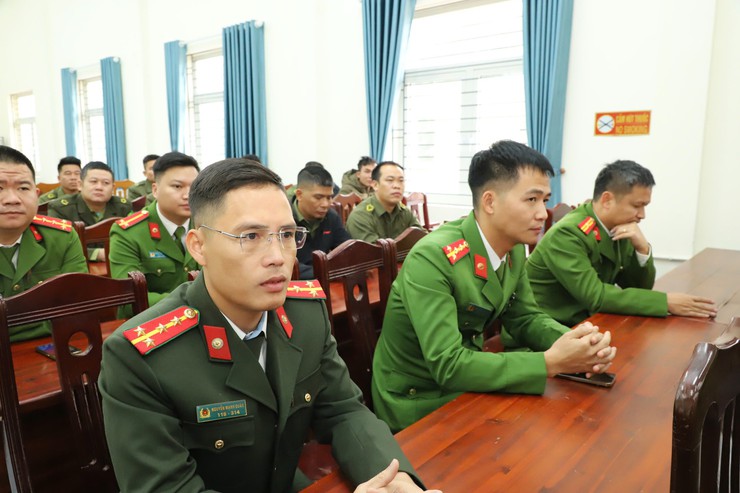 Công an xã Yên Xuân ra quân cao điểm đấu tranh, trấn áp tội phạm bảo vệ các sự kiện chính trị trọng đại- Ảnh 5.