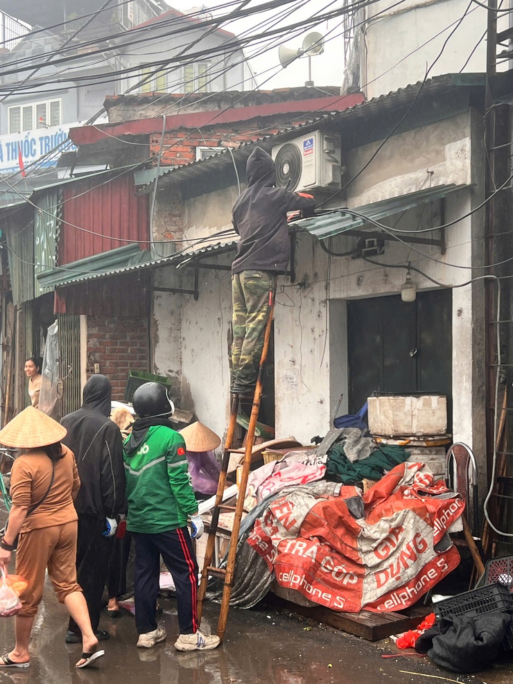 Phường Lĩnh Nam ra quân lập lại trật tự, kỷ cương, văn minh đô thị- Ảnh 2.