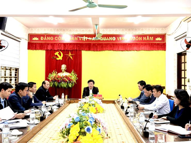 Các đồng chí lãnh đạo tham dự tại hội nghị
