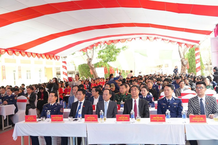 SÔI NỔI CUỘC THI “EM YÊU BIỂN, ĐẢO QUÊ HƯƠNG” VÀ CÁC HOẠT ĐỘNG Ý NGHĨA- Ảnh 1.