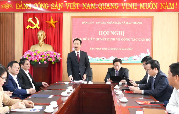 Đảng uỷ, UBND xã Bát Tràng công bố các quyết định về công tác cán bộ- Ảnh 4.