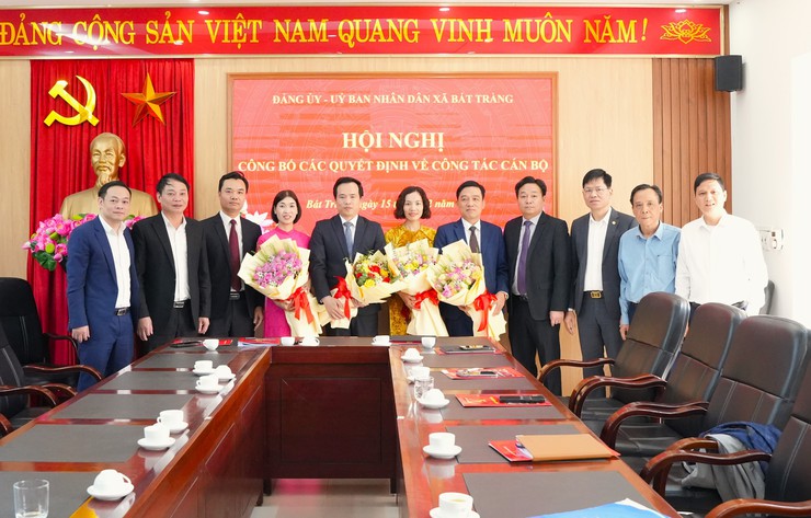 Đảng uỷ, UBND xã Bát Tràng công bố các quyết định về công tác cán bộ- Ảnh 3.