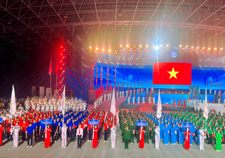 THẦY VÀ TRÒ TRƯỜNG THCS DỊCH VỌNG HẬU VINH DỰ THAM GIA DIỄU HÀNH TẠI ĐẠI HỘI THỂ DỤC THỂ THAO THỦ ĐÔ LẦN THỨ XI- Ảnh 3.