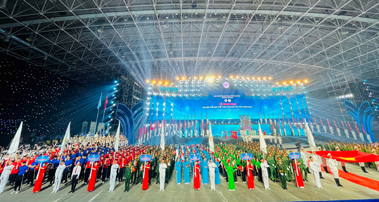 THẦY VÀ TRÒ TRƯỜNG THCS DỊCH VỌNG HẬU VINH DỰ THAM GIA DIỄU HÀNH TẠI ĐẠI HỘI THỂ DỤC THỂ THAO THỦ ĐÔ LẦN THỨ XI- Ảnh 4.