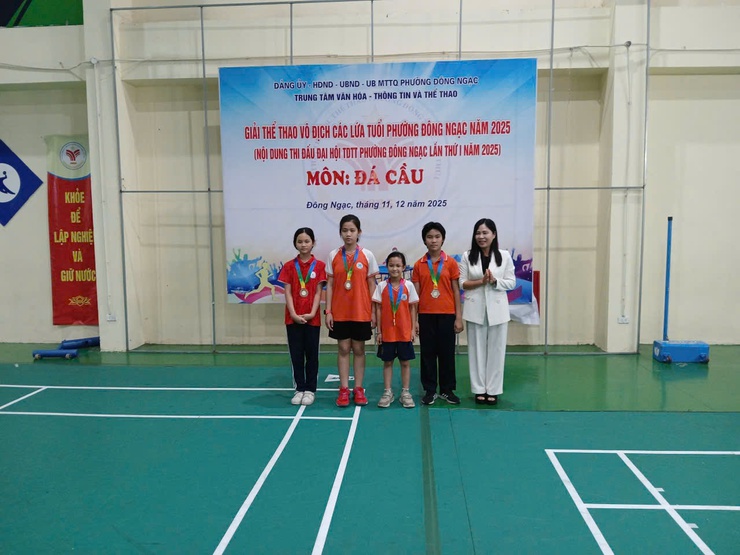 GIẢI ĐÁ CẦU ĐẠI HỘI TDTT PHƯỜNG ĐÔNG NGẠC LẦN THỨ I, NĂM 2025 DIỄN RA SÔI NỔI VÀ THÀNH CÔNG TỐT ĐẸP- Ảnh 5.