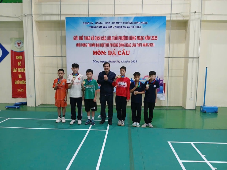 GIẢI ĐÁ CẦU ĐẠI HỘI TDTT PHƯỜNG ĐÔNG NGẠC LẦN THỨ I, NĂM 2025 DIỄN RA SÔI NỔI VÀ THÀNH CÔNG TỐT ĐẸP- Ảnh 9.