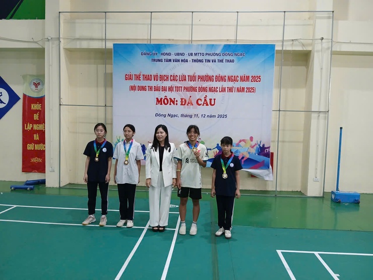 GIẢI ĐÁ CẦU ĐẠI HỘI TDTT PHƯỜNG ĐÔNG NGẠC LẦN THỨ I, NĂM 2025 DIỄN RA SÔI NỔI VÀ THÀNH CÔNG TỐT ĐẸP- Ảnh 8.