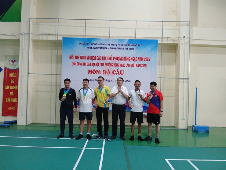 GIẢI ĐÁ CẦU ĐẠI HỘI TDTT PHƯỜNG ĐÔNG NGẠC LẦN THỨ I, NĂM 2025 DIỄN RA SÔI NỔI VÀ THÀNH CÔNG TỐT ĐẸP- Ảnh 16.