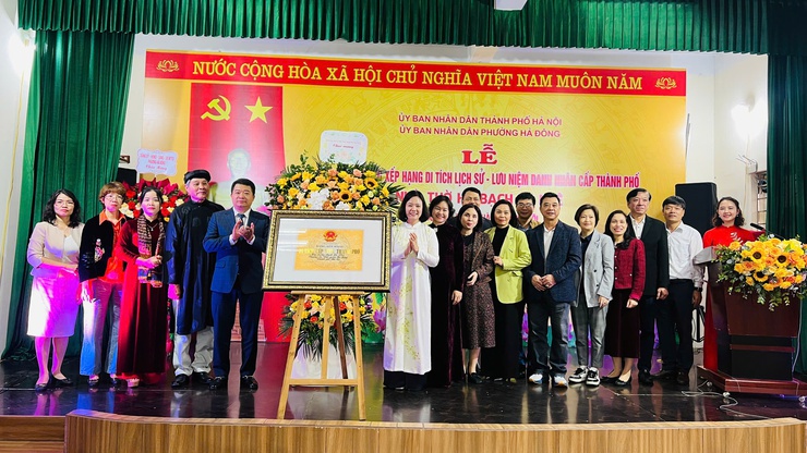 Phường Hà tổ chức Lễ đón nhận Bằng xếp hạng Di tích lịch sử cấp thành phố- Di tích Nhà thờ họ Bạch La Khê- Ảnh 2.