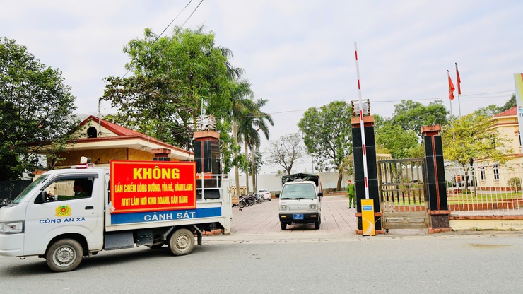 Công an xã Tam Hưng ra quân cao điểm tấn công, trấn áp tội phạm, quyết tâm giữ vững bình yên, bảo vệ tuyệt đối an toàn các sự kiện chính trị trọng đại của Đất nước- Ảnh 8.