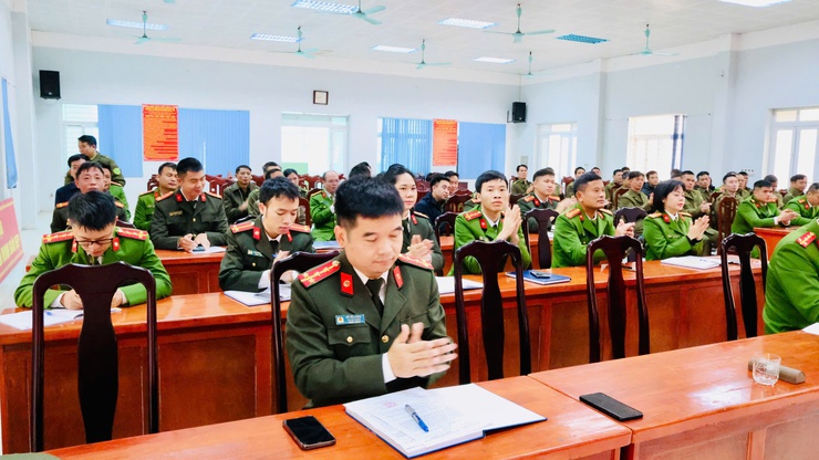 Công an xã Tam Hưng ra quân cao điểm tấn công, trấn áp tội phạm, quyết tâm giữ vững bình yên, bảo vệ tuyệt đối an toàn các sự kiện chính trị trọng đại của Đất nước- Ảnh 3.