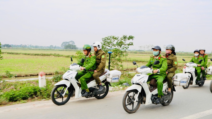 Công an xã Tam Hưng ra quân cao điểm tấn công, trấn áp tội phạm, quyết tâm giữ vững bình yên, bảo vệ tuyệt đối an toàn các sự kiện chính trị trọng đại của Đất nước- Ảnh 7.