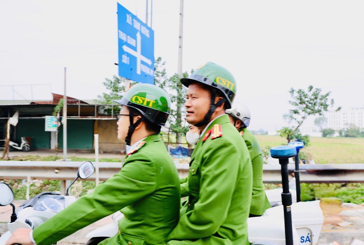 Công an xã Tam Hưng ra quân cao điểm tấn công, trấn áp tội phạm, quyết tâm giữ vững bình yên, bảo vệ tuyệt đối an toàn các sự kiện chính trị trọng đại của Đất nước- Ảnh 10.